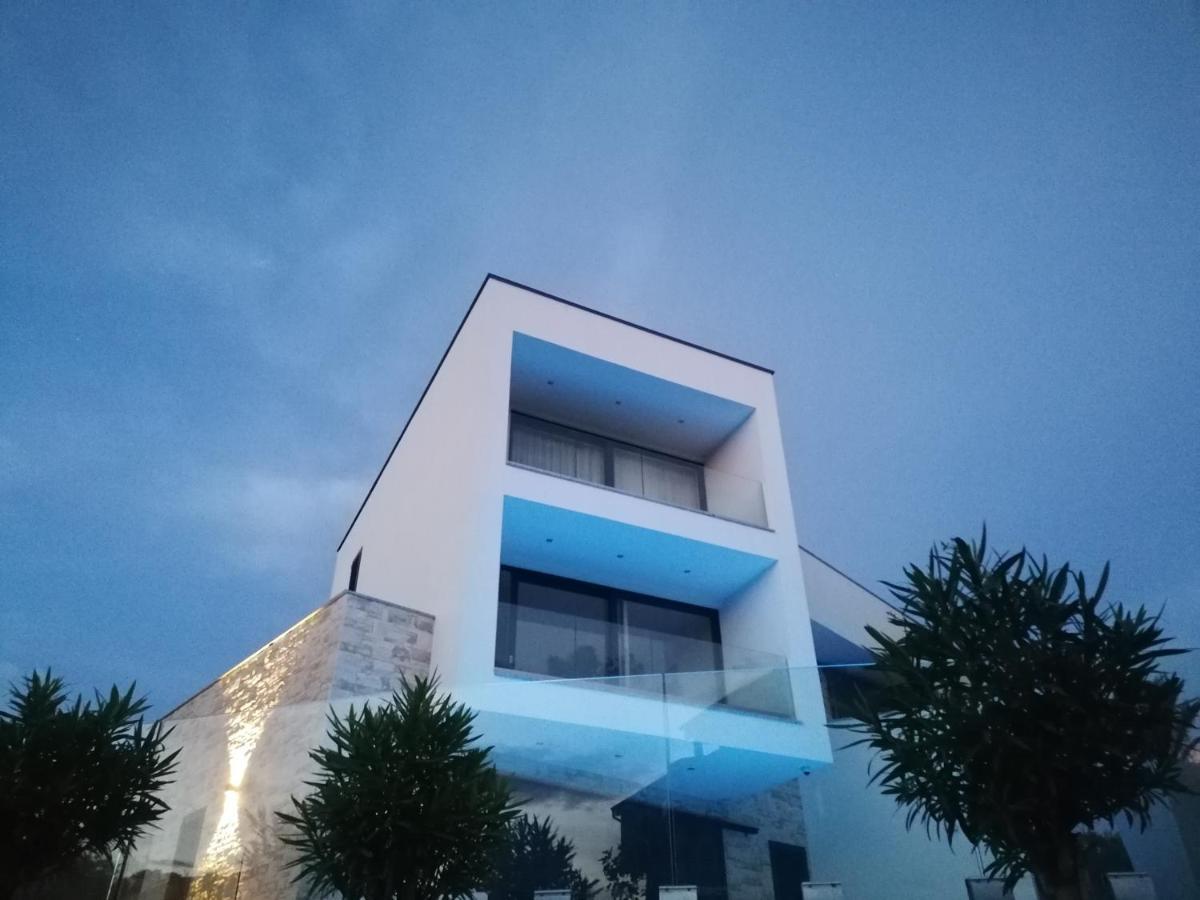 Villa Novamarin ดราเก ภายนอก รูปภาพ